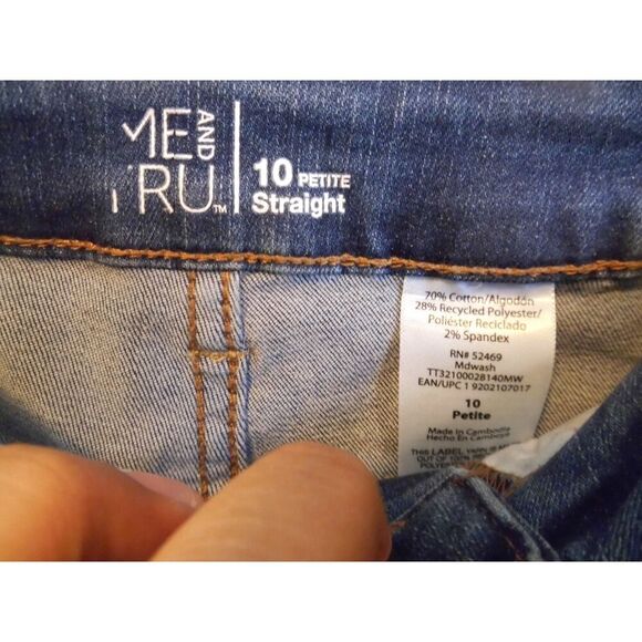 Time and Tru petite straight leg medium wash Jeans - Picture 3 of 6